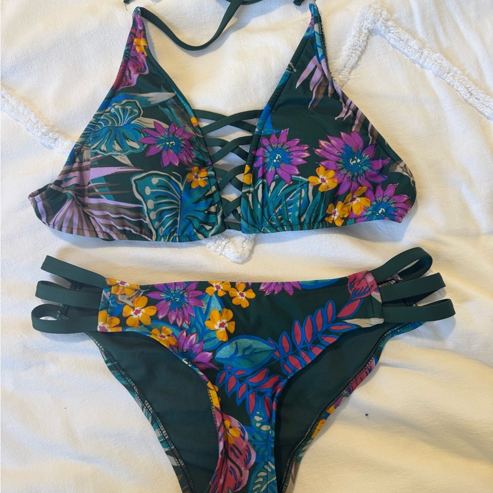 Shade & Shore Women's Strappy Halter Bikini Top Green Tropical Small